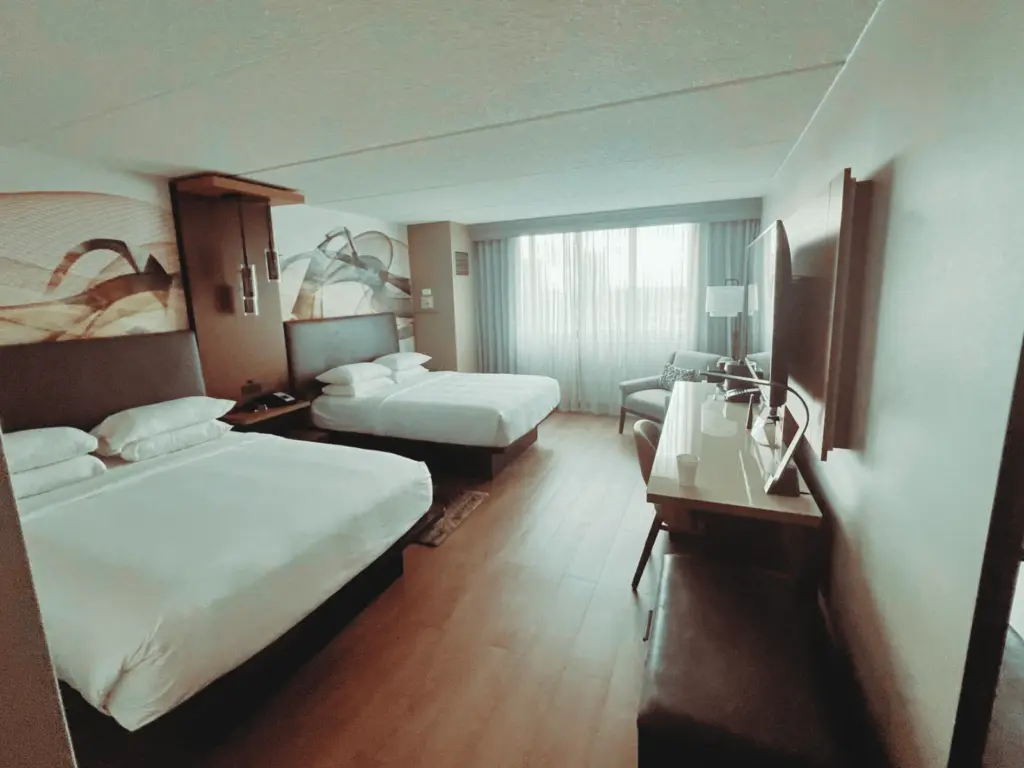 Guest Rooms & Suites